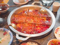 -憨孃孃·重庆老火锅(红山黑金店)