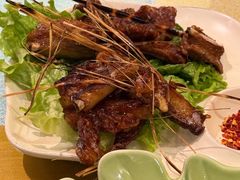 炭烤香草羊排-玖月时尚泰式餐厅