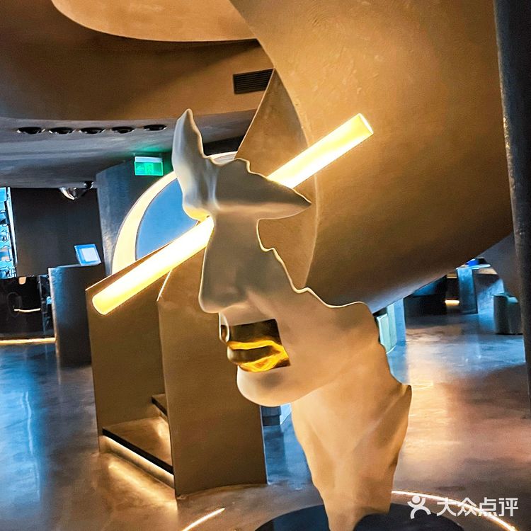 杭州艺术餐厅顶流，太炫🎸不仅仅是因为ta在52层高空🎈