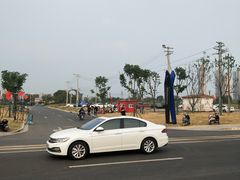 -融创茂-停车场