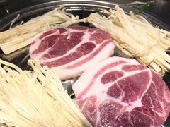 梅花肉-韩聚屋韩国烤肉餐厅(新北万达店)