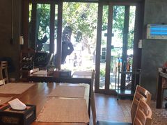 -Chom Cafe and Restaurant