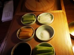 -The ROOF (通盈中心店)