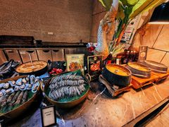 -广州万富希尔顿酒店·感趣自助餐厅·金秋蟹宴生蚝海鲜刺身