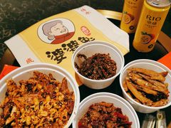 -鑫记婆婆兔·成都特产·兔头手撕兔(太古里店)