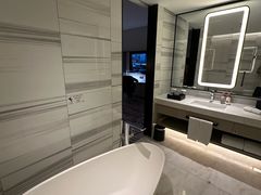 -大连星海皇冠假日酒店