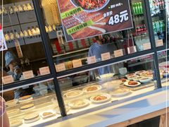 面包甜点陈列柜-新万鑫银丝面·非遗无锡味(惠山古镇店)