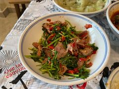 香菜炒牛肉-壹盏灯(华远店)
