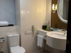 -上海虹桥西郊假日酒店