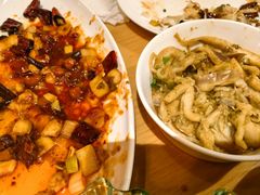 -渝信川菜 · 川味家常菜(财富购物中心店)