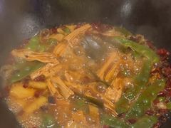-哈尔滨烧烤·山河村铁锅炖(交大店)