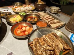 -草家酱蟹炭火烤肉店(珲春南路一店)