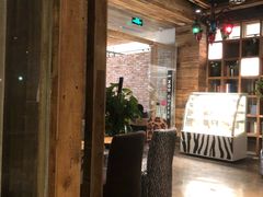 大堂-雨舍咖啡(汉神购物广场咖啡街区店)