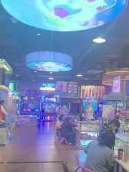 -卡通尼乐园(荟聚中心店)