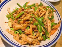 酸菜小笋-炊烟·山房菜