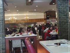 大堂-泉福居酱骨头自助广场(南大街商业步行街店)