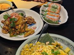 -大头虾越式风味餐厅(光明广场店)