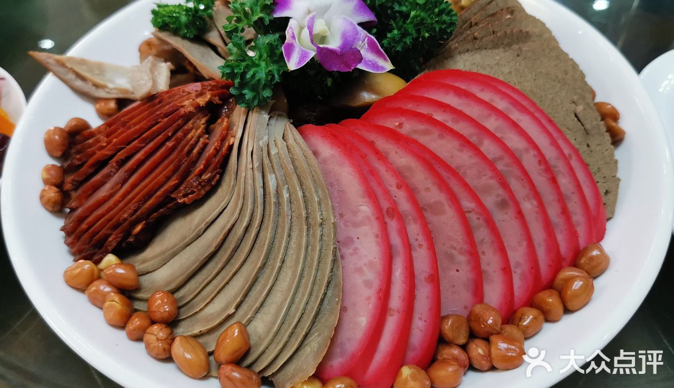 大年三十年夜饭，主打一个热闹团圆