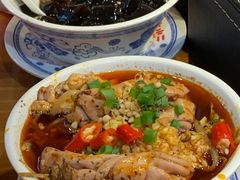 聪明的大脑-炉小二铜锅牛蛙•川湘菜(三里屯店)