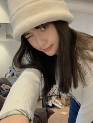 -AYO SALON