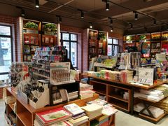 -新华书店(永安路店)