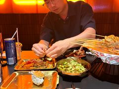 -何师烧烤·香辣蟹·川菜·30年老品牌(太古里旗舰店)