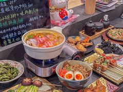 -吉屋·炭烧酒场·秋冬功夫奶汁河豚鱼锅