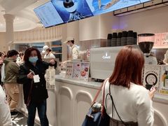 -HOT CRUSH趁热集合·现烤面包(环球港店)