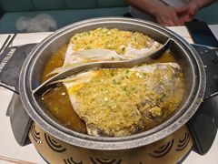 -阿瓦山寨·湘菜现炒·剁椒鱼头王(咸阳总店)