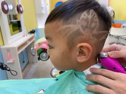 -爆米花儿童美发乐园