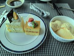 -亚洲国际大酒店·云顶阁旋转自助餐厅