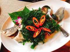 -Chom Cafe and Restaurant