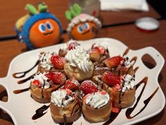 新鲜草莓乐园松饼-StayReal Cafe(长宁来福士广场东八区店)