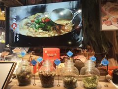 -头上红煨盐鸡·非遗院子餐厅