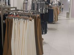 -优衣库(重庆星光时代广场店)