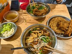 -柳州肥姨妈大骨螺蛳粉(沙河店)