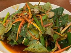 折耳根拌胡豆-天回镇何氏豆腐(总店)