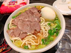 肉蛋双飞牛肉面-清真·马安军辣子牛肉面