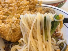-弘束束柳州深巷螺蛳粉(珠江路店)