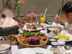 -红鼎豆捞·非遗鲍皇汤火锅(宝丰路店)