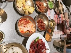 -草家酱蟹炭火烤肉店(珲春南路一店)