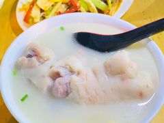 -雷祖芳老妈蹄花店