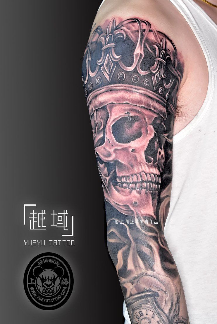 欧美黑灰花臂骷髅纹身