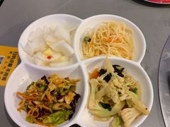-炖四方东北铁锅炖·烧烤小龙虾(中豪国际店)