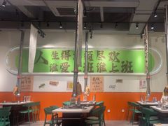 -山野的朋友露营炭火烤肉