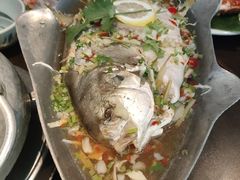 -大头虾越式风味餐厅(光明广场店)