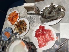 -金马门国际美食百汇(珞喻路店)