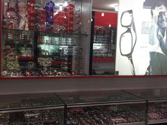 -朱师傅眼镜·蔡司·依视路·尼康(市先进店)