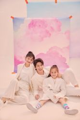 -至臻微拉婚纱摄影