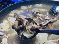 牛骨炖萝卜汤-巴犀烧烤(新崇光店)